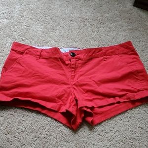 💚💚 SO red shorts